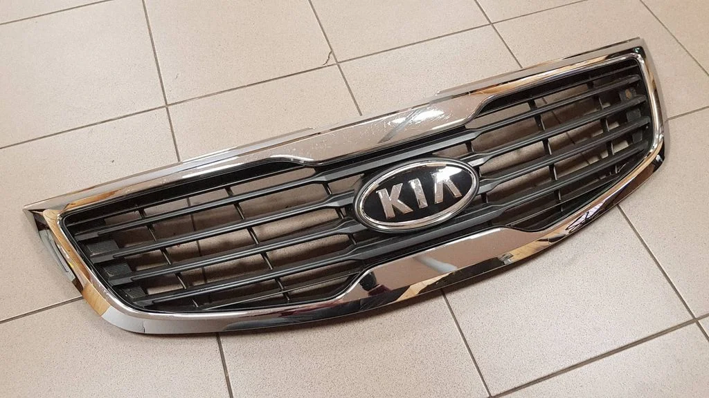 Esistange ülemine radiaatorivõre – KIA Sportage (2011-2016)