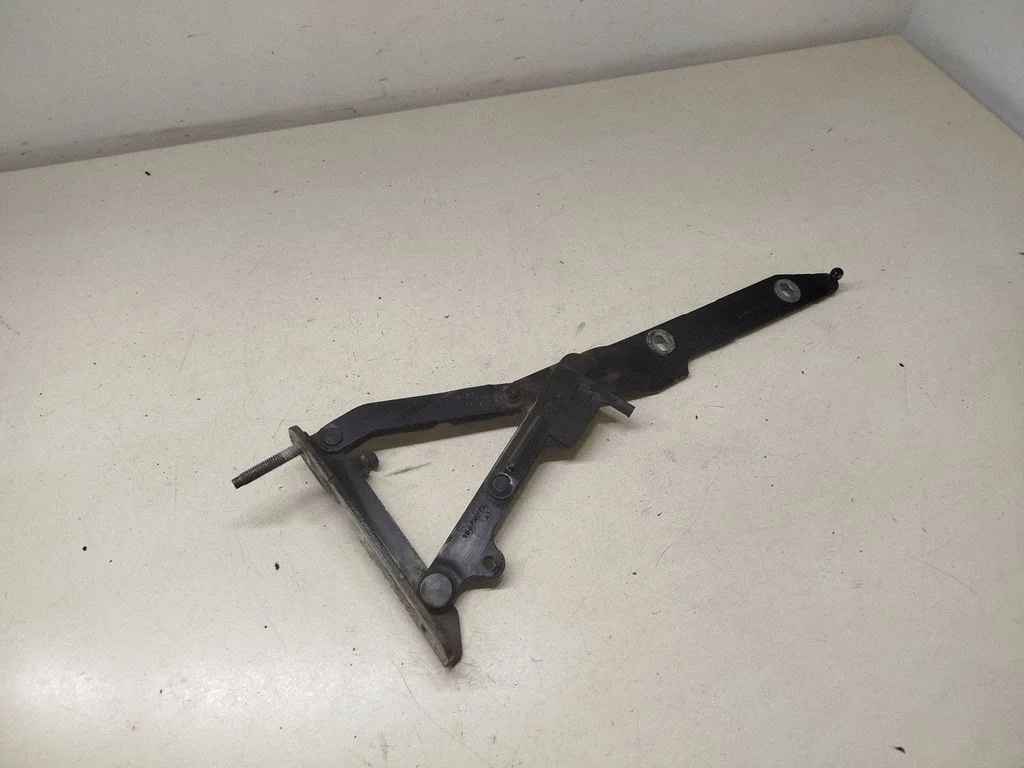 Engine bonnet/hood hinges – left