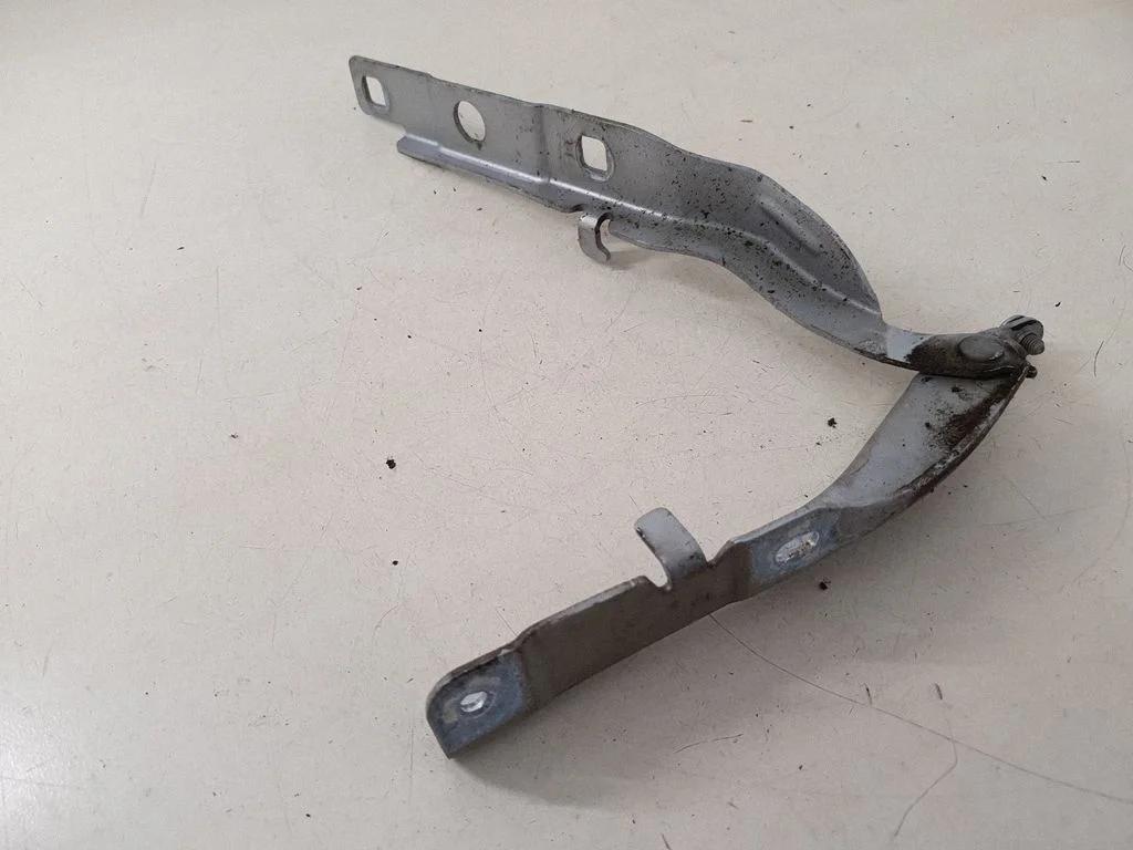 Engine bonnet/hood hinges 9801113880