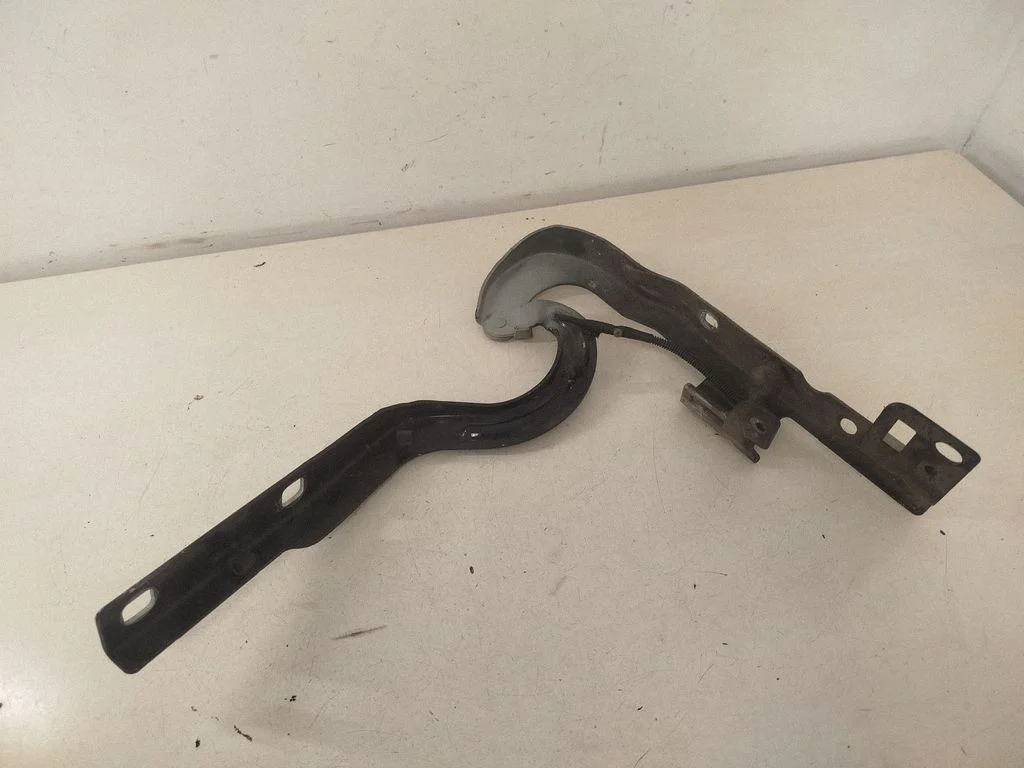 Motora pārsega eņģe (-es) 968586748B