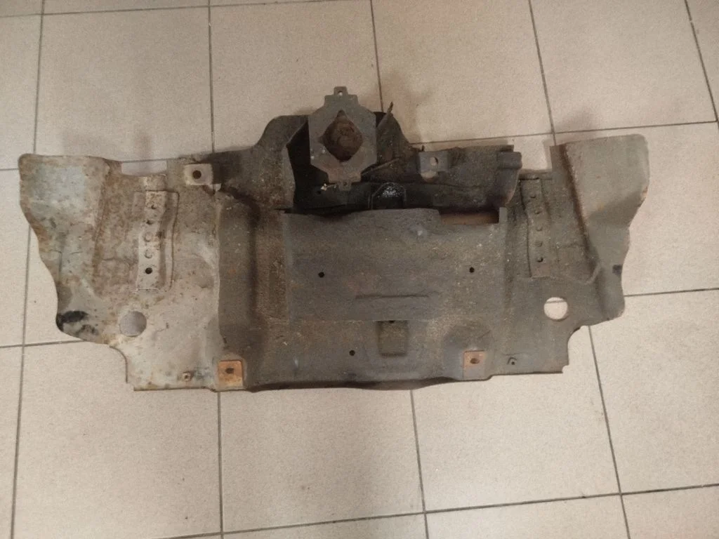Engine splash shield/under tray