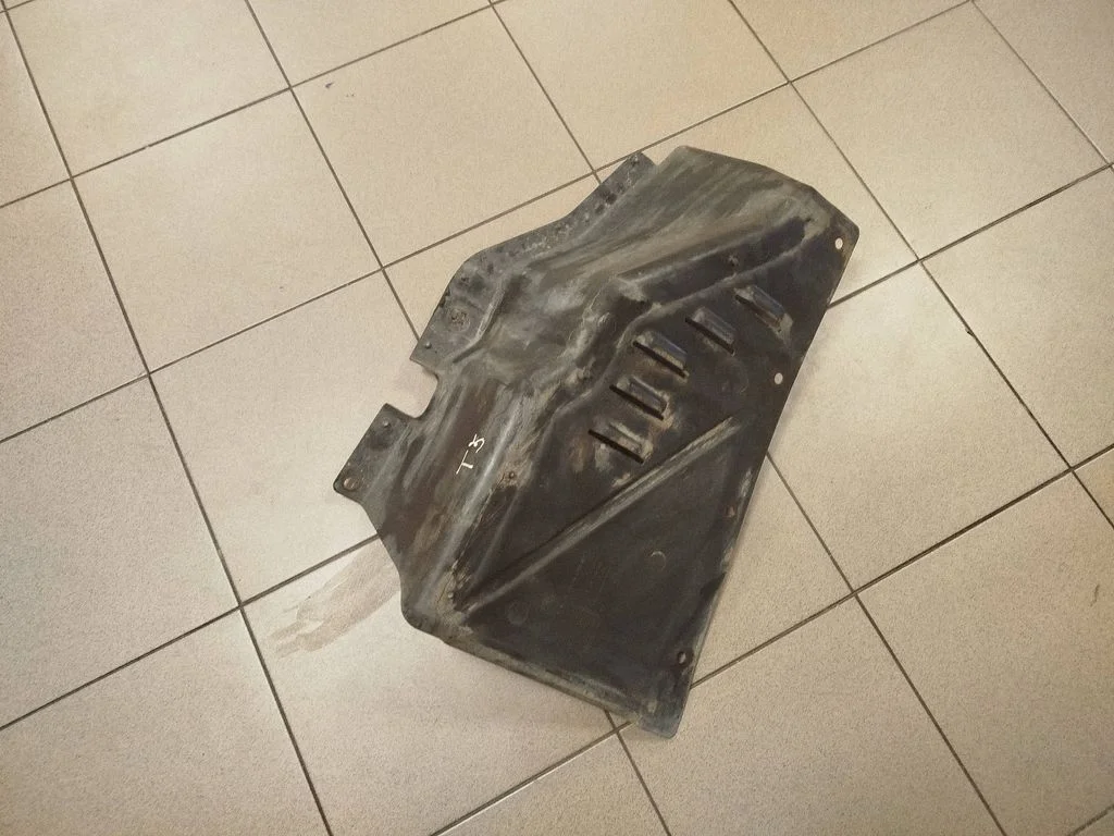 Mootori põhjakaitse 7h0825207k