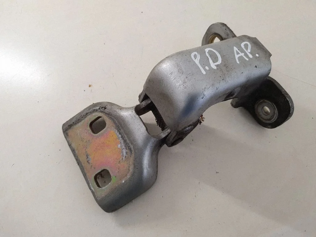 Zawias dolny drzwi przednich – Renault Trafic II (X83) (2001-2014)