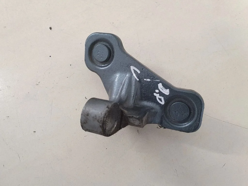 Front door upper hinge – right