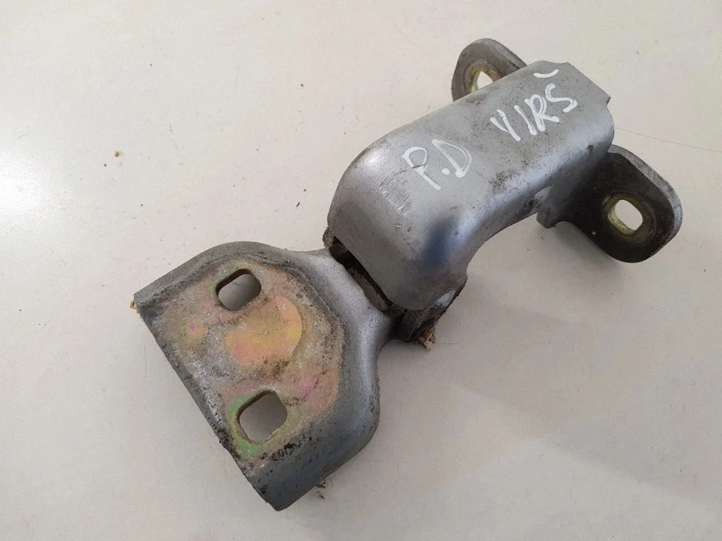 Front door upper hinge – Renault Trafic II (X83) (2001-2014)