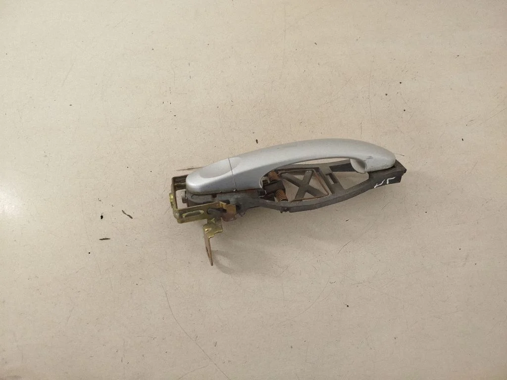 Front door exterior handle – right