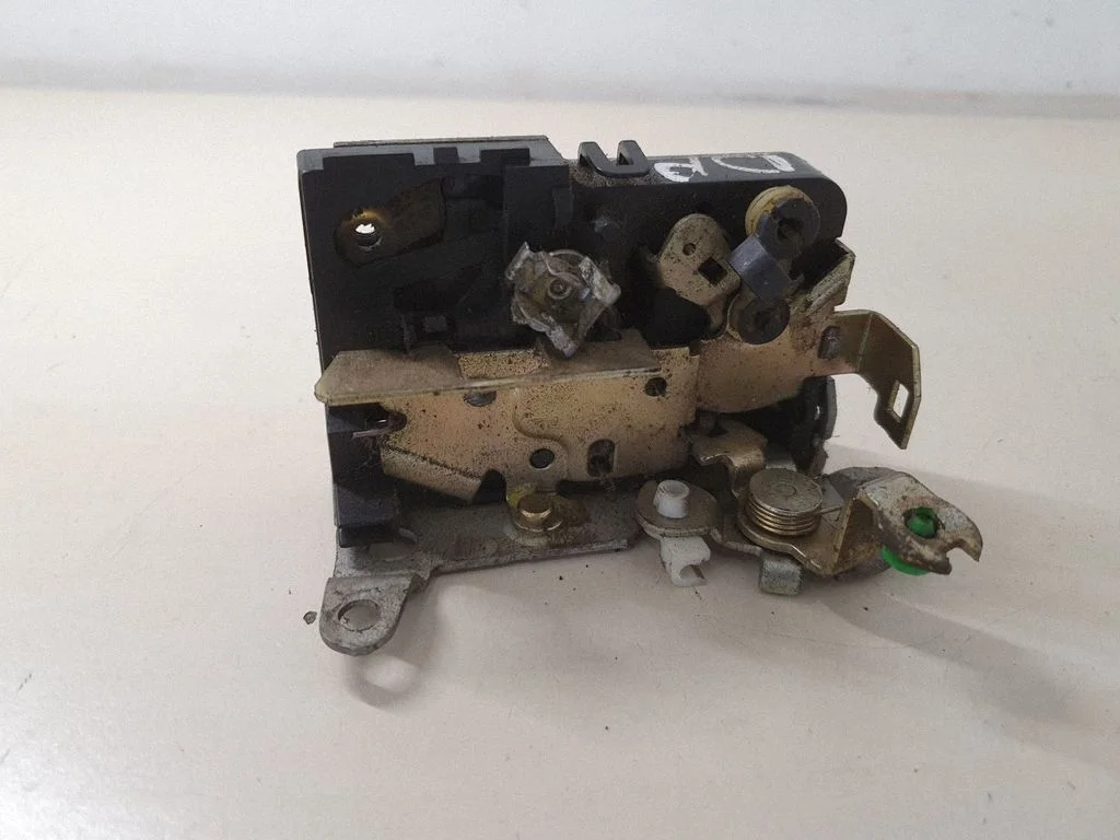 Front door lock – right