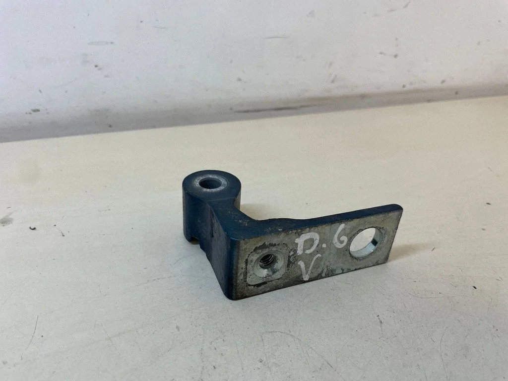 Rear door upper hinge – Ford S-MAX (2006-2015)