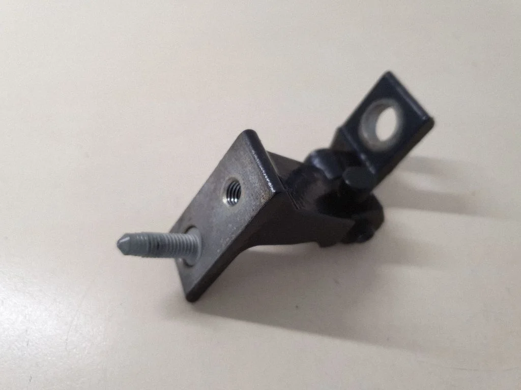 Tagaukse ülemine hing 4G0831402C