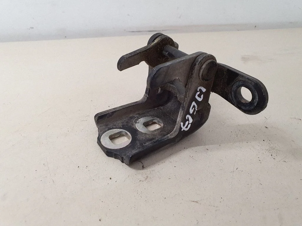 Rear door lower hinge – right
