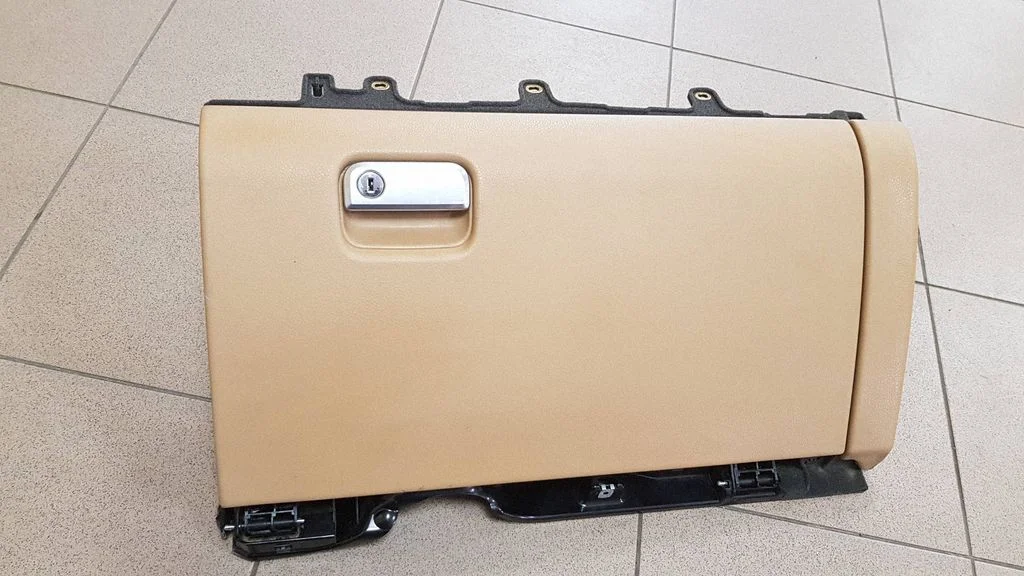 Glove box – Porsche Cayenne (92A) (2010-2017)