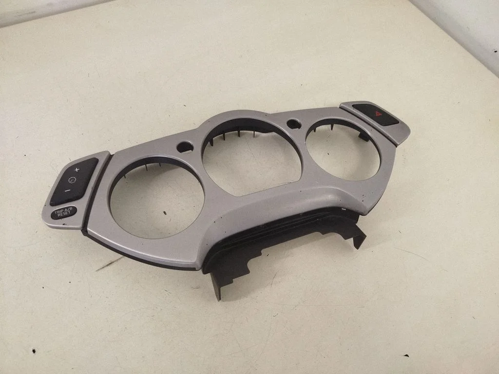Instrumentu paneļa apdare – Nissan Murano Z50 (2002-2008)