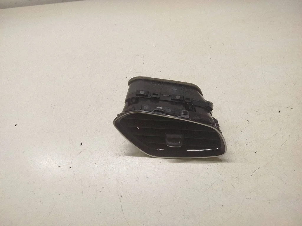 Dashboard side air vent grill/cover trim – Opel Grandland X (2017-2024)