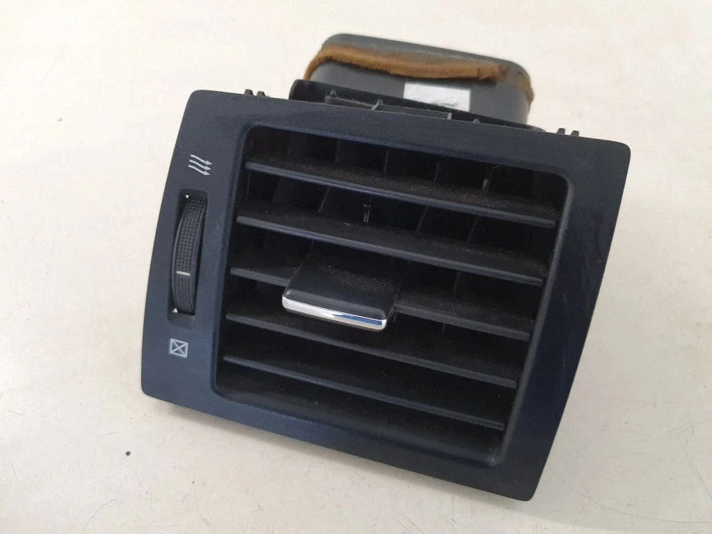 Dashboard side air vent grill/cover trim 5566005100