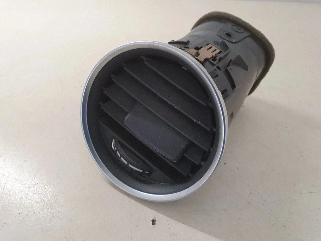 Dashboard side air vent grill/cover trim A2048306654
