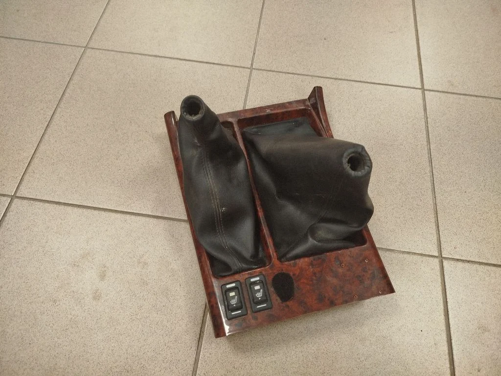 Käigukangi ümbrise viimistlus (plastik) 969340X800