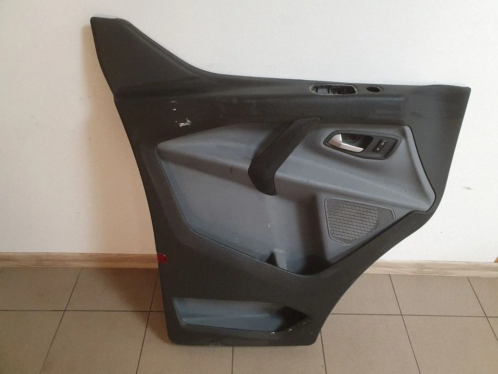 Eesmiste uste sisevooder – Ford Transit Custom (2013-2023)