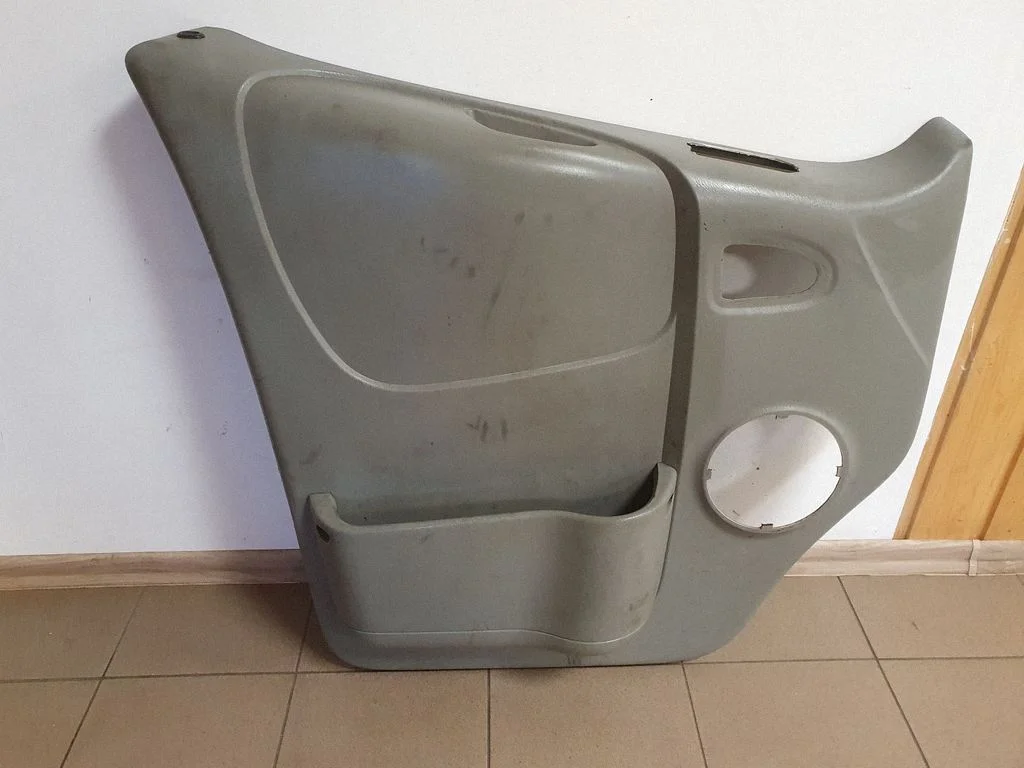 Eesmiste uste sisevooder – Opel Vivaro (2001-2014)