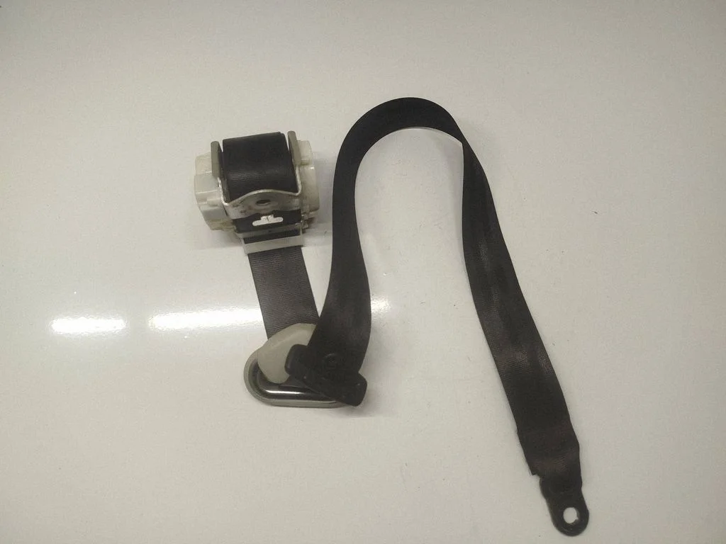 Rear seatbelt – Volkswagen Transporter - Caravelle T5 (2003-2015)