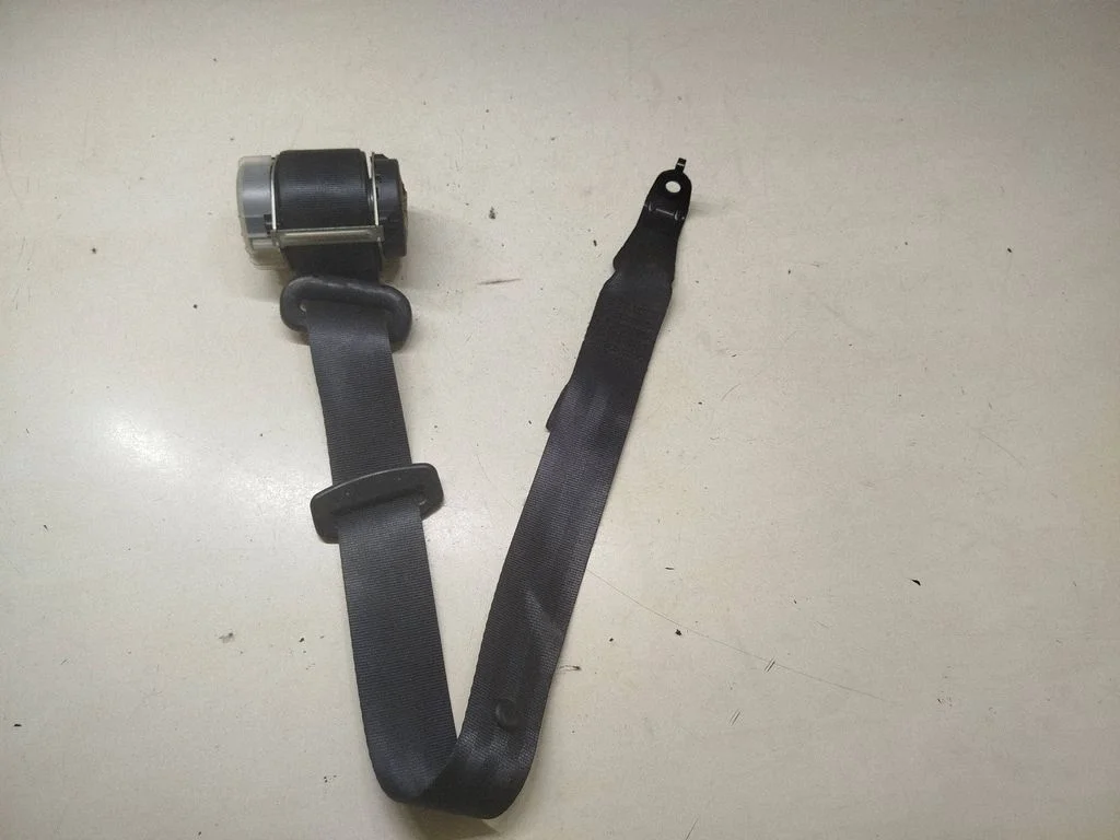 Rear seatbelt 604043700D