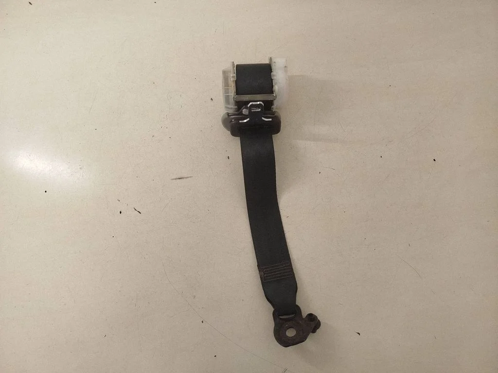 Rear seatbelt 7M8450