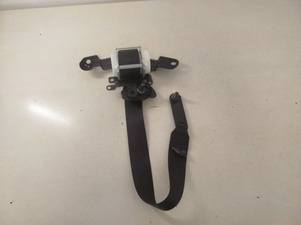 Aizmugurējā drošības josta 34063246A
