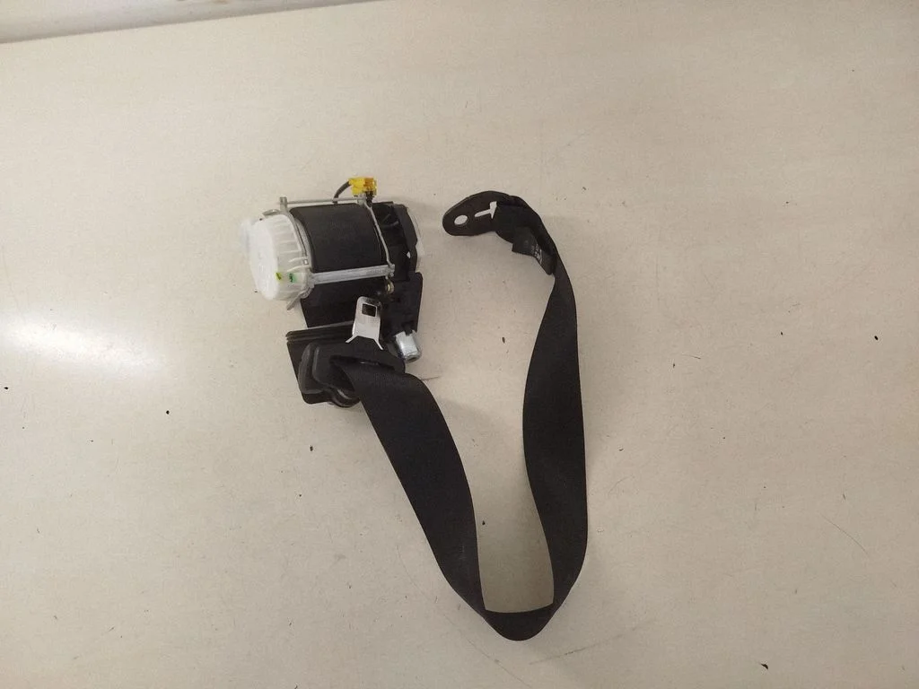 Rear seatbelt A2518600085