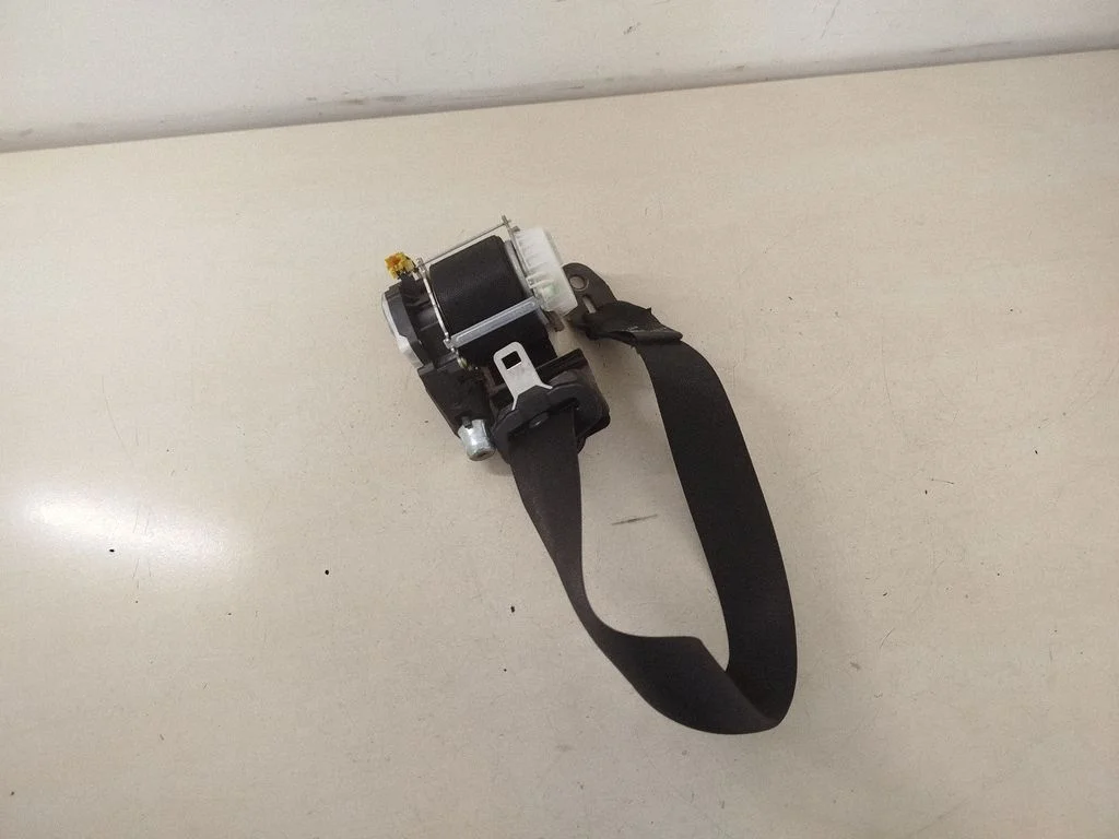 Rear seatbelt A2518600485