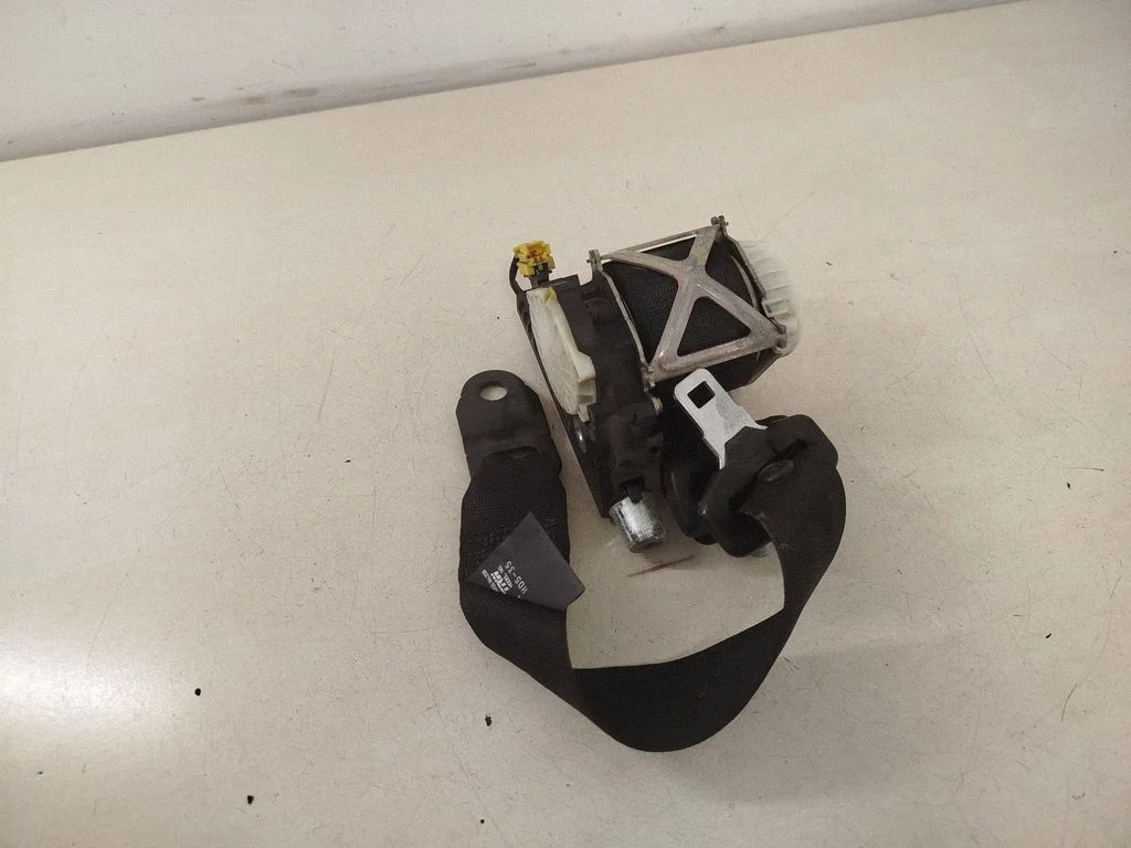 Rear seatbelt A2518600585