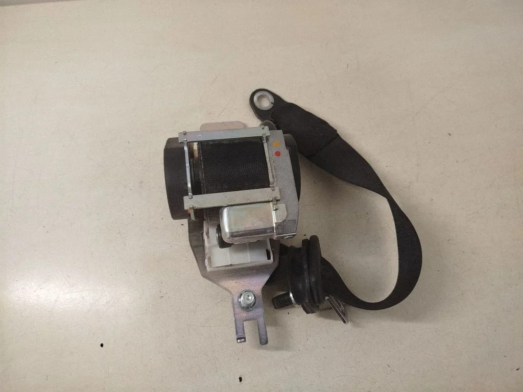 Rear seatbelt 620570400