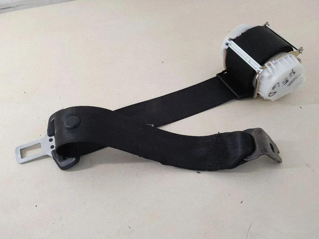 Rear seatbelt – Volkswagen Passat B6 (2005-2010)