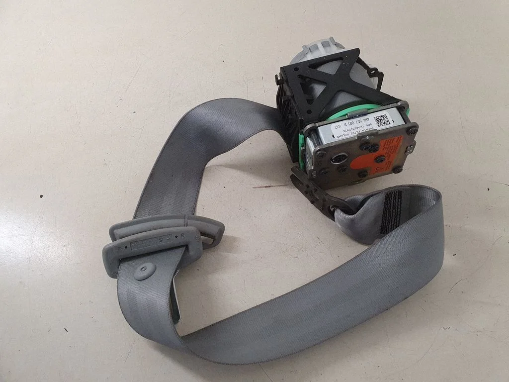 Tagumine turvavöö 4H0857805D