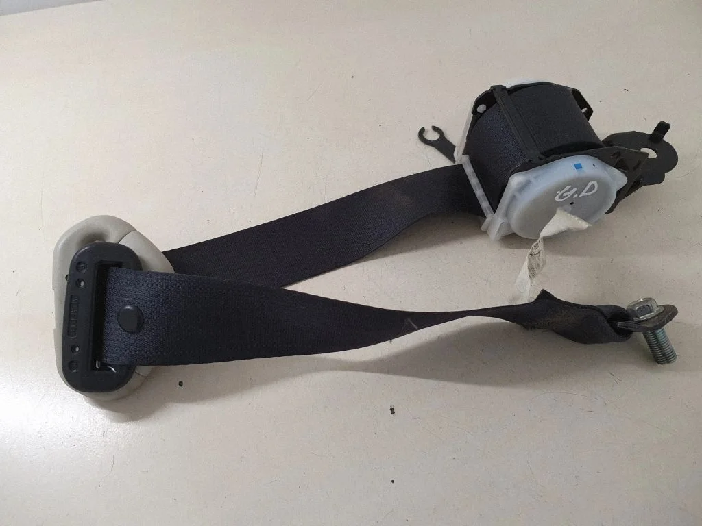 Rear seatbelt TKAH0ES147