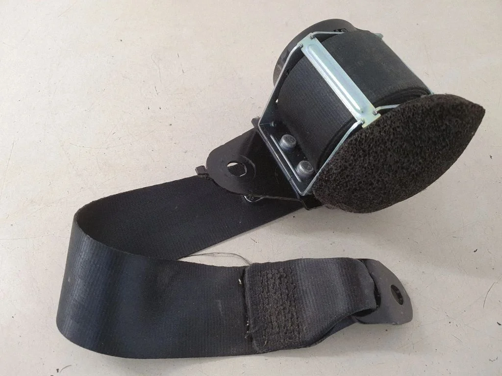 Rear seatbelt 609311300B