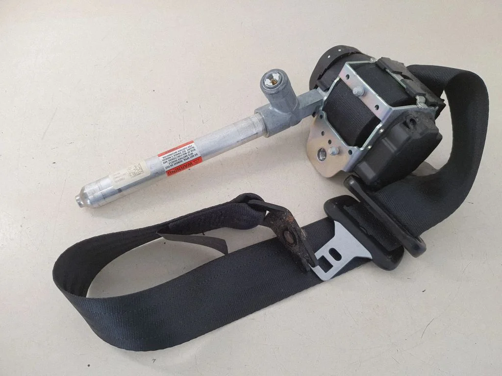 Rear seatbelt 39859385