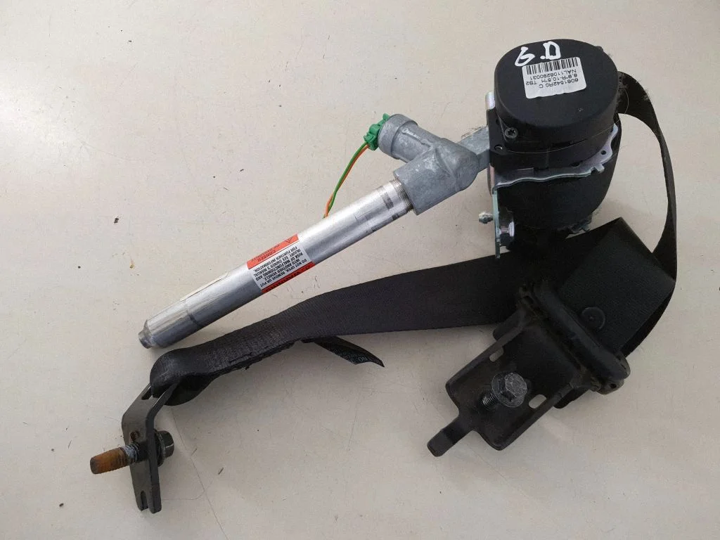 Rear seatbelt 6061542R0C