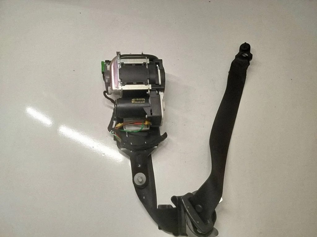 Front seatbelt 619060900