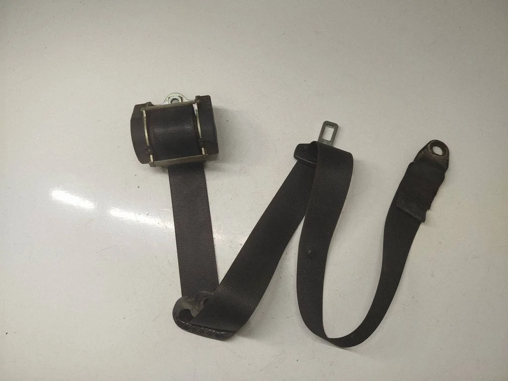 Front seatbelt A892271