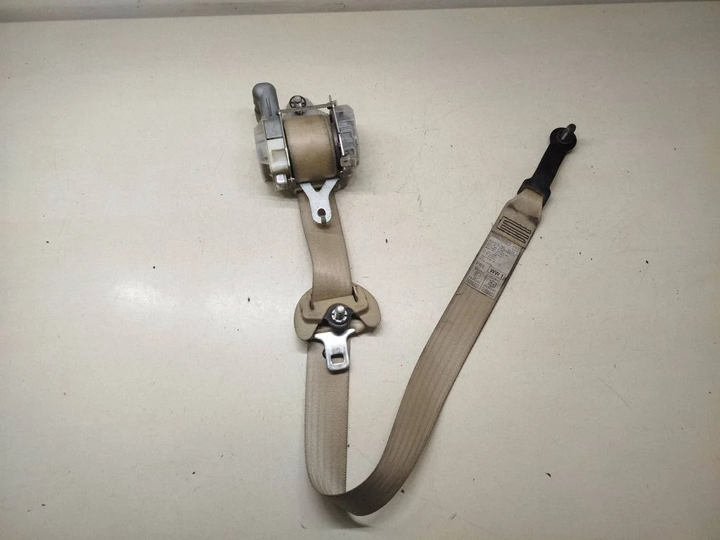 Front seatbelt – Subaru B9 Tribeca (2006-2007)