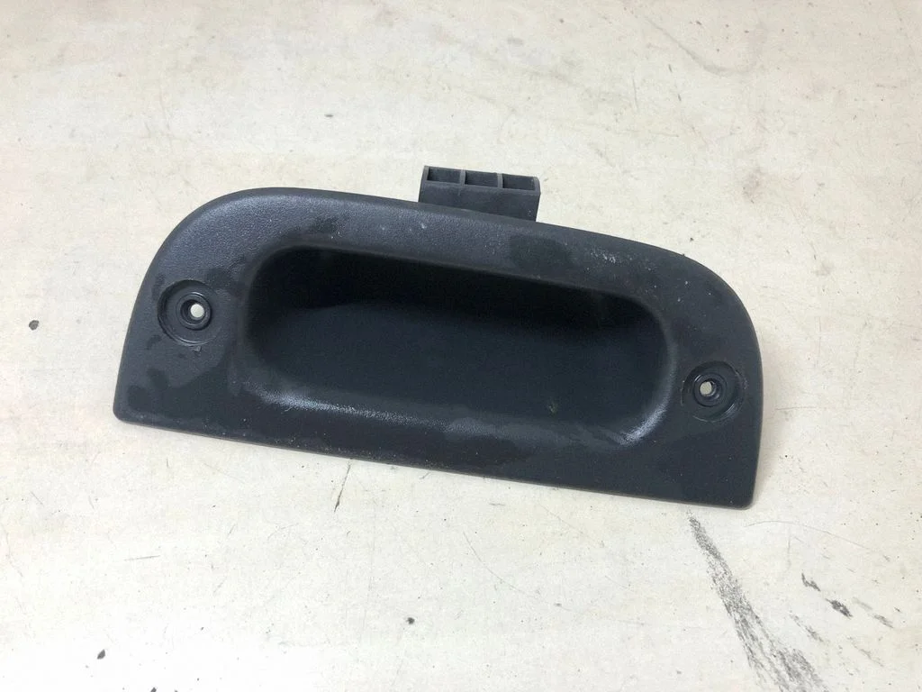 Muu pagasiruumi viimistluse osa – Ford Galaxy (2000-2006)