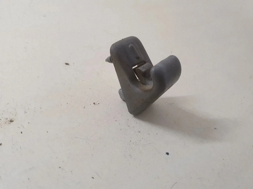 Sun visor clip/hook/bracket