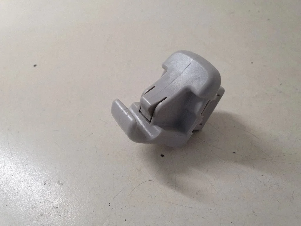 Sun visor clip/hook/bracket