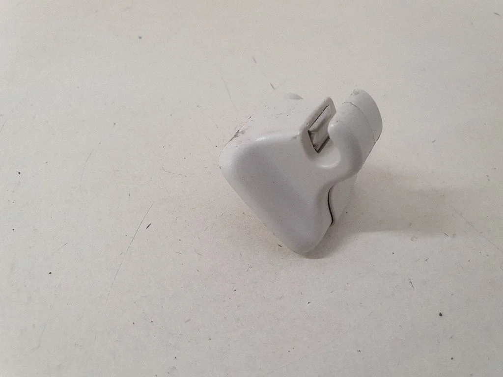 Sun visor clip/hook/bracket