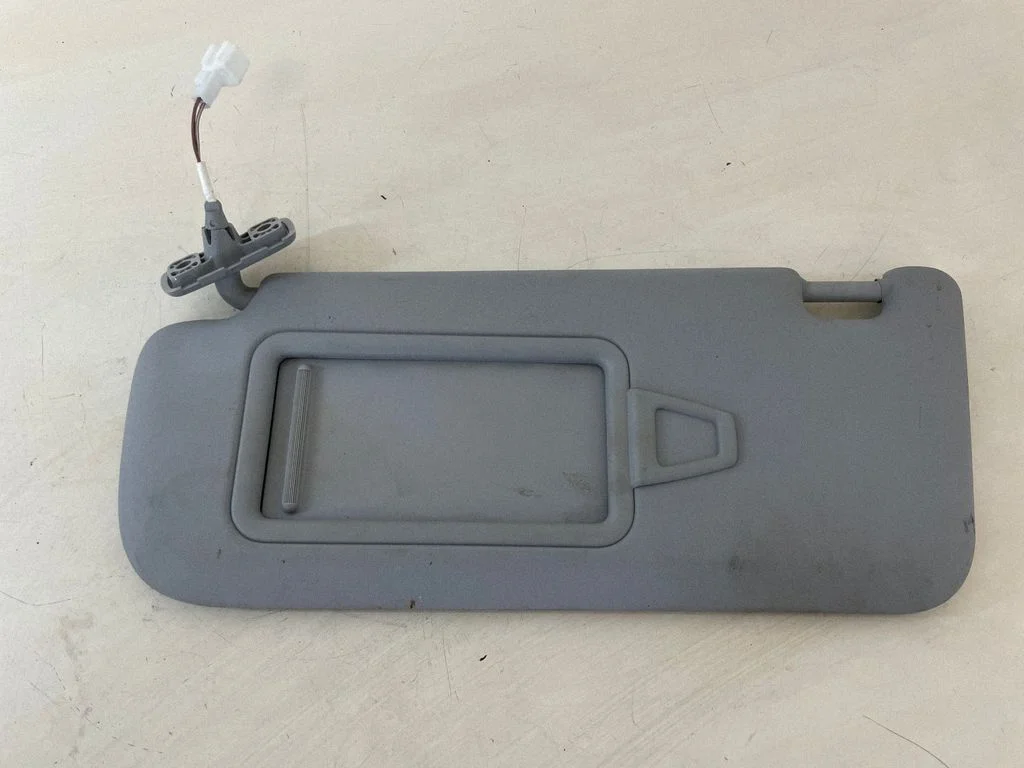 Sun visor – front left
