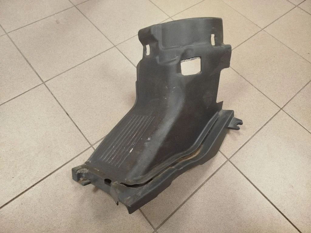 Priekinio slenksčio apdaila (vidinė)