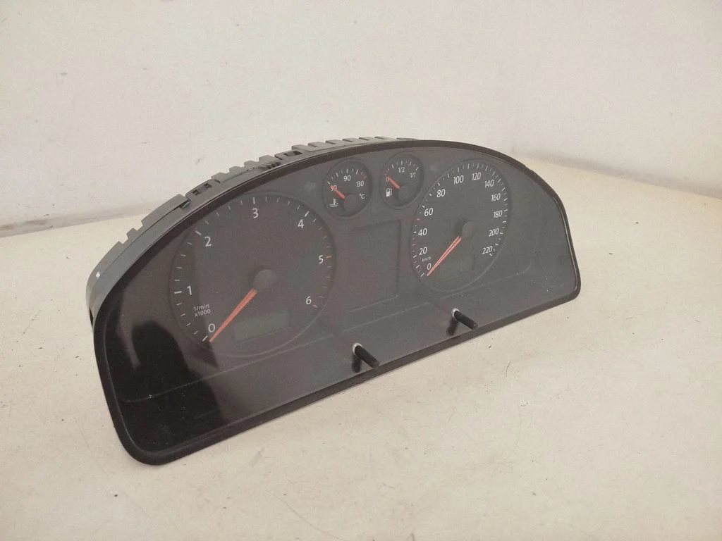 Speedometer (instrument cluster) – Volkswagen Transporter - Caravelle T5 (2003-2015)