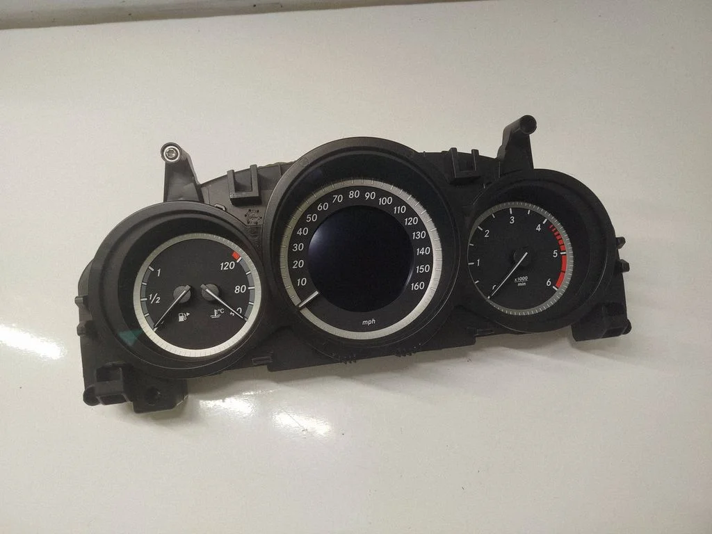 Speedometer (instrument cluster) A2049005713