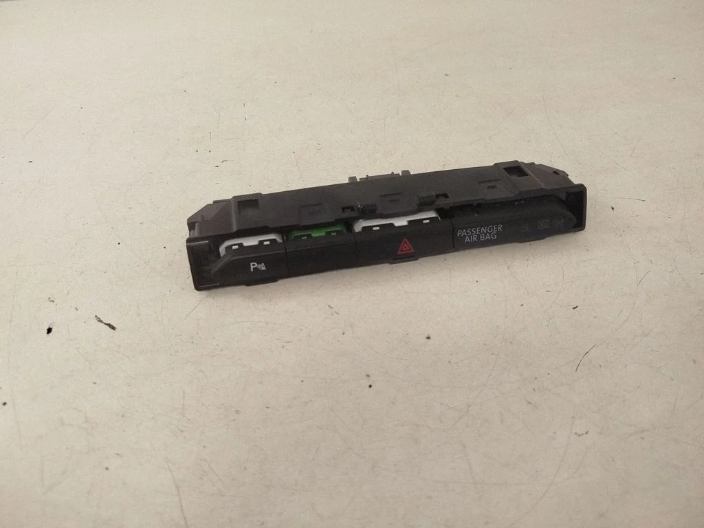 Hazard light switch 3G2853769A