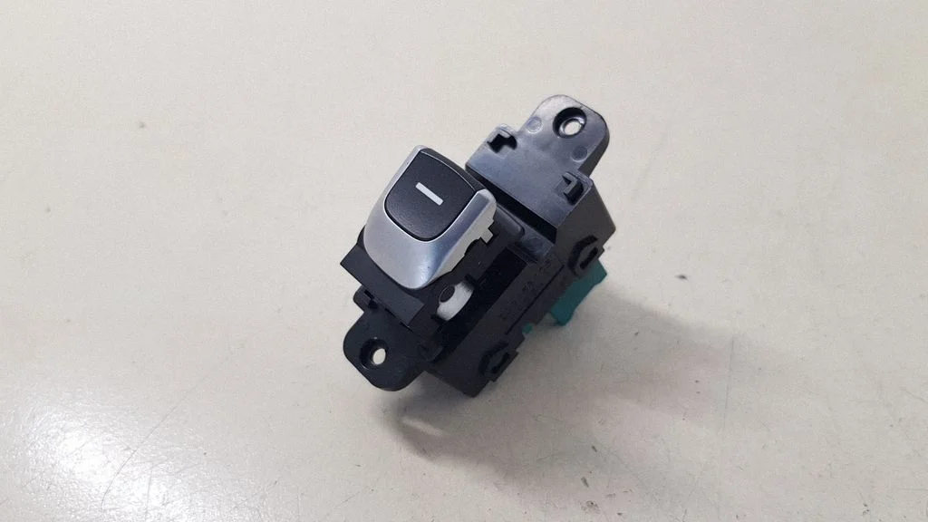 Electric window control switch – KIA Optima (2015-2020)
