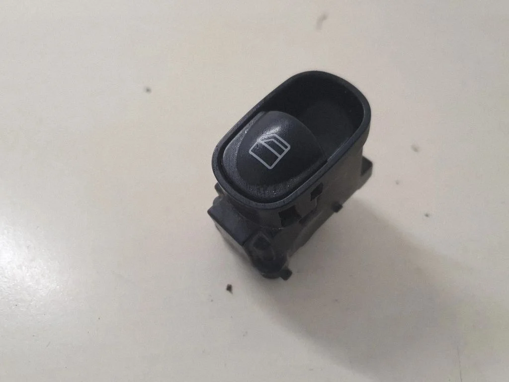 Przełącznik szyb elektrycznych A2038200210